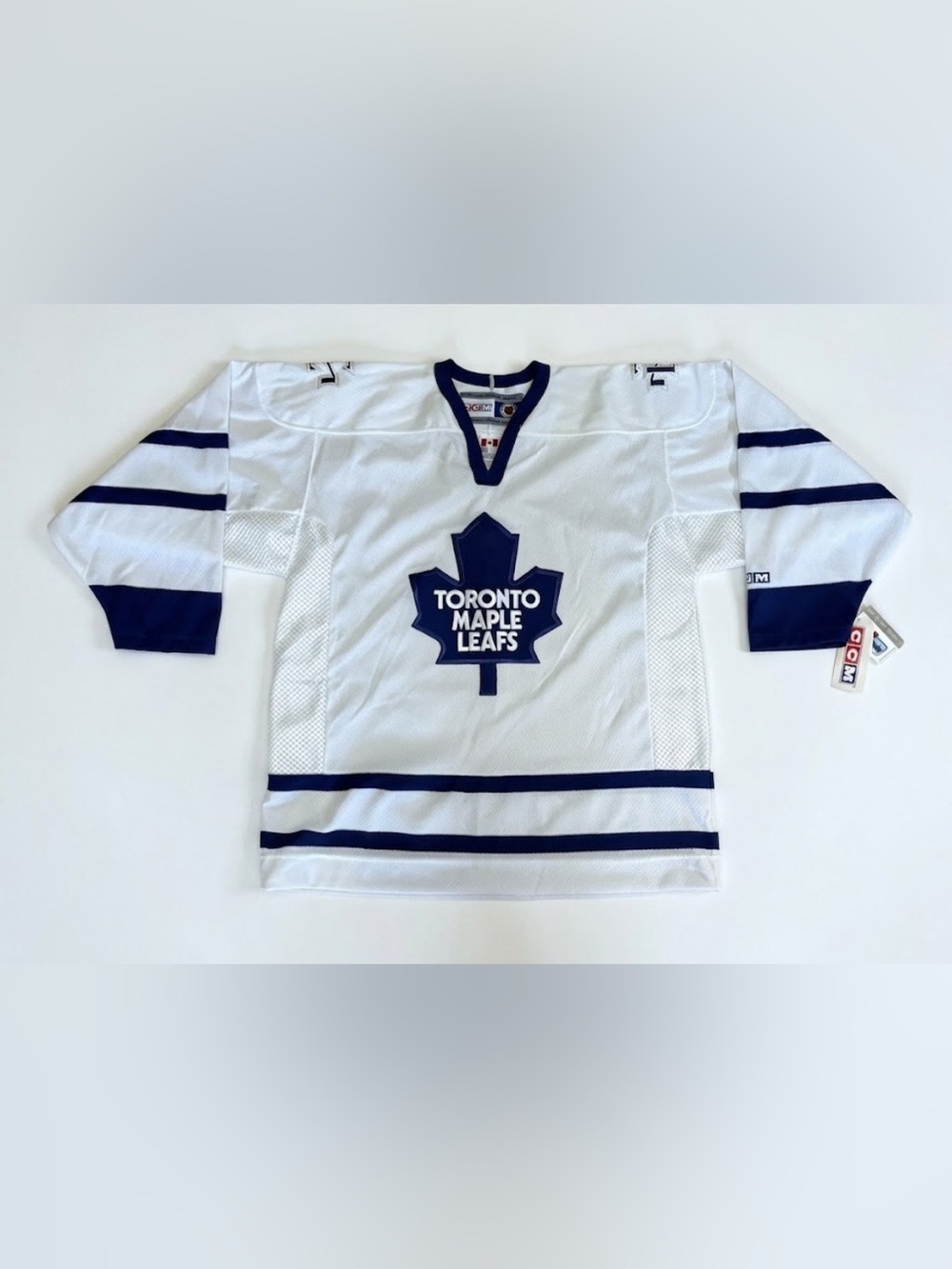 2000’s Vintage Y2K CCM Toronto Maple Leafs Men’s Hockey Jersey Size Large NWT